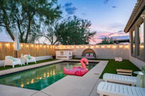 479b Vibrant Oasis luxury pool and furnishings